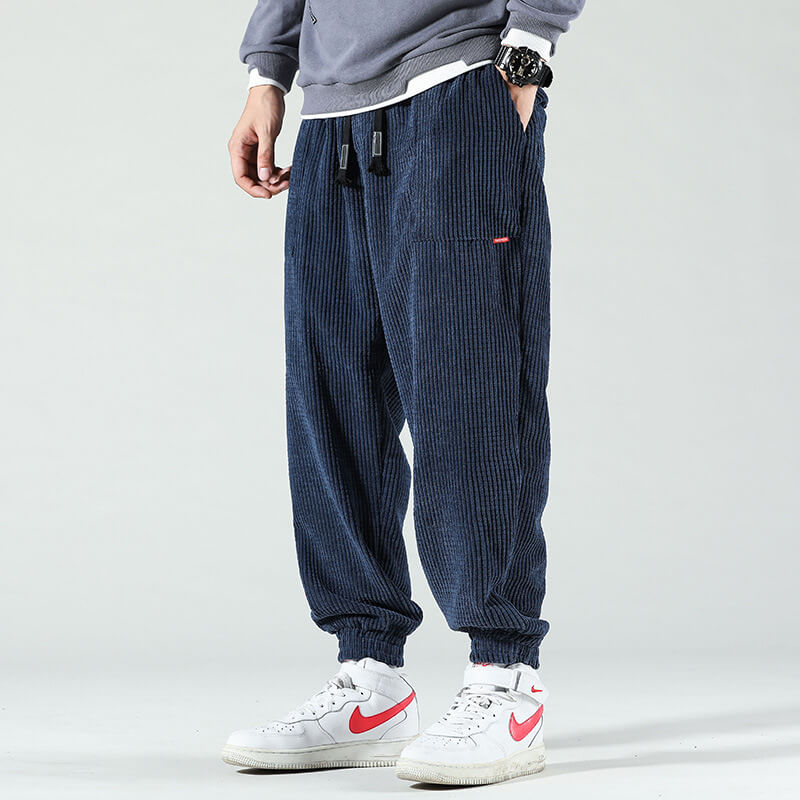 Colin - Los pantalones elegantes y únicos hechos de pana
