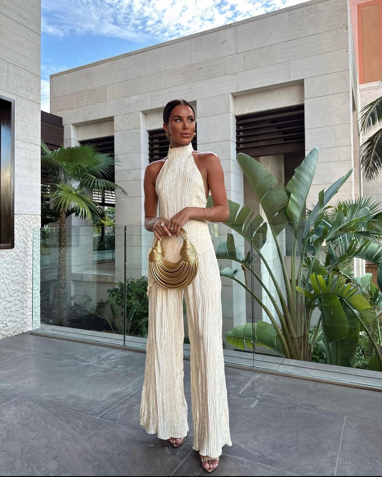 Estrella | Conjunto De Top Halter con Espalda Abierta y Pantalón De Corte Amplio